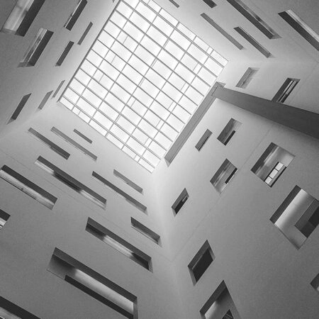 Πίνακας σε Καμβά BLACK AND WHITE ARCHITECTURAL SKYLIGHT 3 - Πολεις και Αρχιτεκτονικη Sticky 5