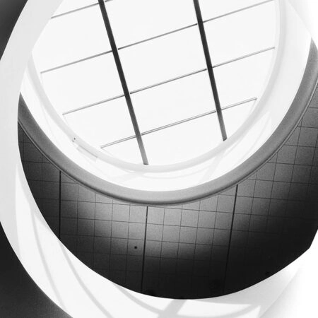 Πίνακας σε Καμβά BLACK AND WHITE ARCHITECTURAL SKYLIGHT 4 - Πολεις και Αρχιτεκτονικη Sticky 5