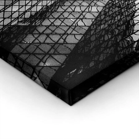 BLACK-AND-WHITE-ARCHITECTURAL-SKYSCRAPERS-6