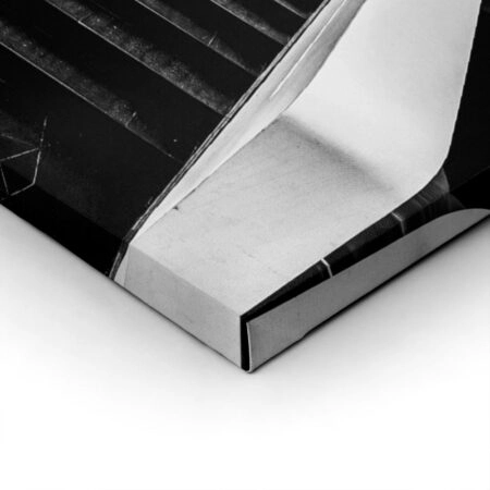 BLACK-AND-WHITE-ARCHITECTURAL-STAIRCASES