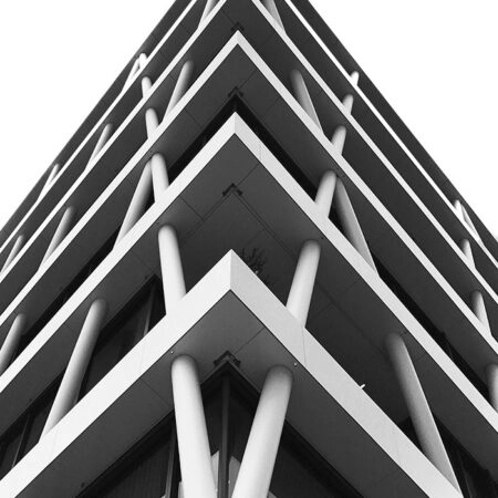 Πίνακας σε Καμβά BLACK AND WHITE ARCHITECTURAL STEEL NET FACADE - Πολεις και Αρχιτεκτονικη Sticky 5