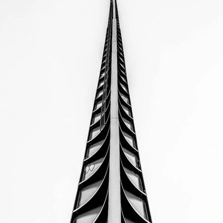Πίνακας σε Καμβά BLACK AND WHITE ARCHITECTURAL STEEL SPIRE - Πολεις και Αρχιτεκτονικη Sticky 5