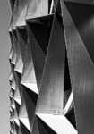 Πίνακας σε Καμβά BLACK AND WHITE ARCHITECTURAL TRIANGULAR METAL PANELS