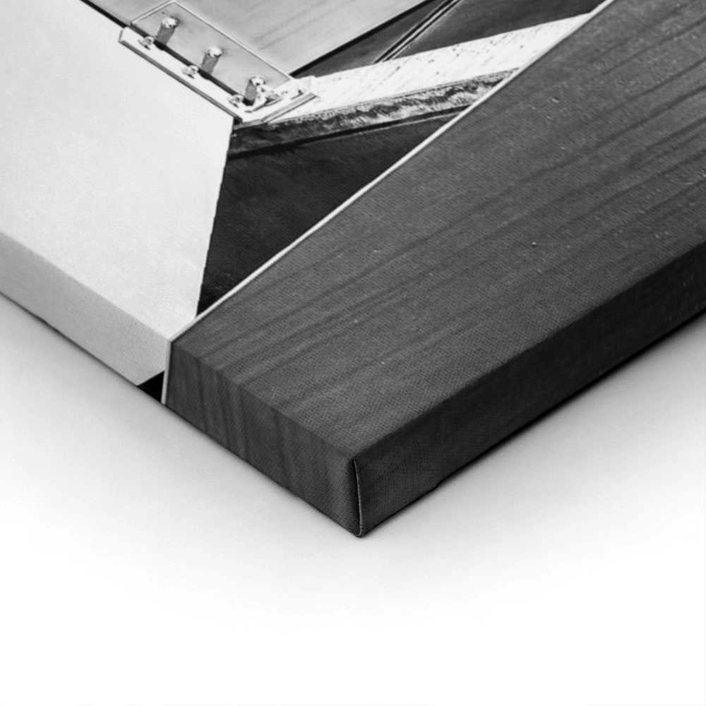 Πίνακας σε Καμβά BLACK AND WHITE ARCHITECTURAL TRIANGULAR METAL PANELS