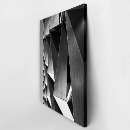 Πίνακας σε Καμβά BLACK AND WHITE ARCHITECTURAL TRIANGULAR METAL PANELS - Πολεις και Αρχιτεκτονικη Sticky 2