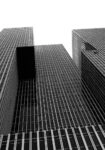 Πίνακας σε Καμβά BLACK AND WHITE ARCHITECTURAL VERTICAL CITY