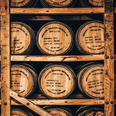 Πίνακας σε Καμβά RUSTIC FARMHOUSE BARRELS -  Sticky 5