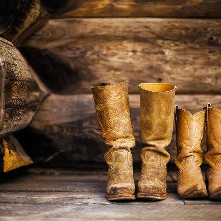 Πίνακας σε Καμβά RUSTIC FARMHOUSE BOOTS 2 -  Sticky 5