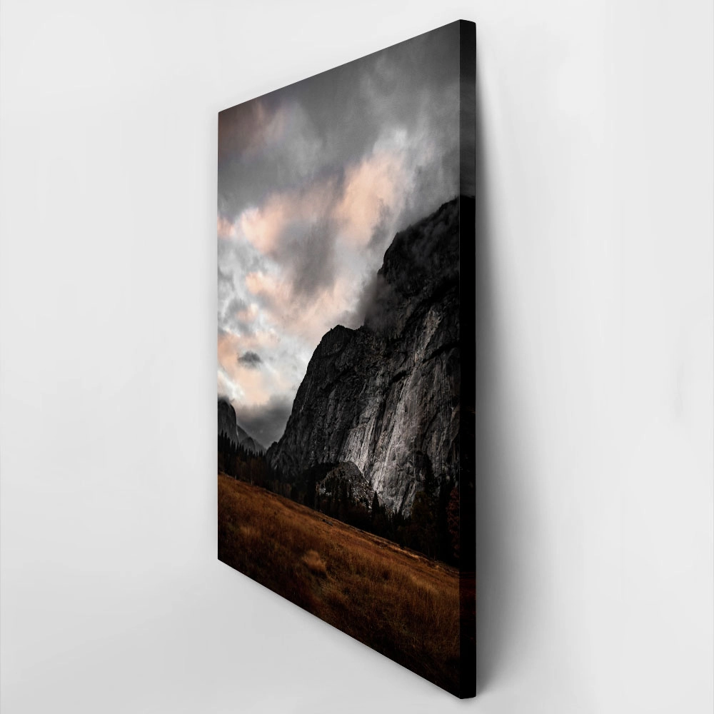 Πίνακας σε Καμβά RUSTIC FARMHOUSE FOGGY MOUNTAIN