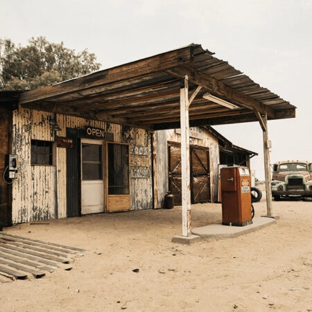 Πίνακας σε Καμβά RUSTIC FARMHOUSE GAS STATION 2 -  Sticky 5