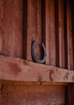 Πίνακας σε Καμβά RUSTIC FARMHOUSE HORSESHOE 2