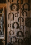 Πίνακας σε Καμβά RUSTIC FARMHOUSE HORSESHOES