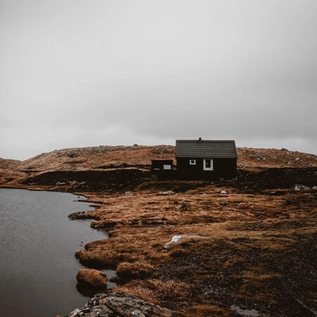 Πίνακας σε Καμβά RUSTIC FARMHOUSE MOUNTAIN LAKE CABIN -  Sticky 5