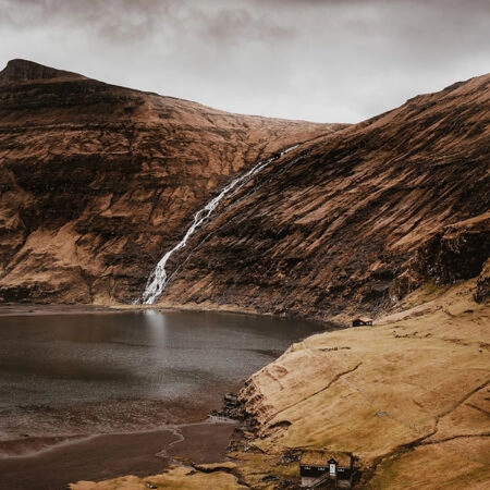 Πίνακας σε Καμβά RUSTIC FARMHOUSE MOUNTAIN LAKE -  Sticky 5