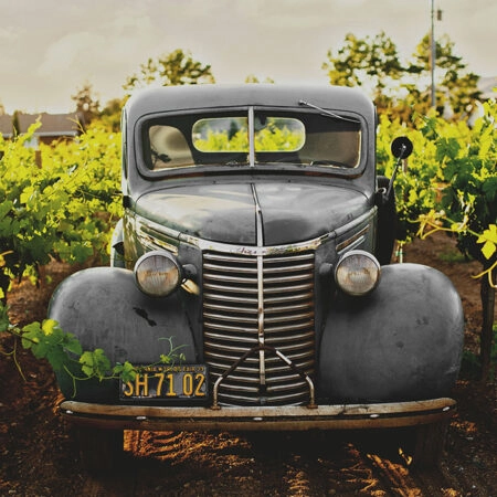 Πίνακας σε Καμβά RUSTIC FARMHOUSE OLD CAR -  Sticky 5