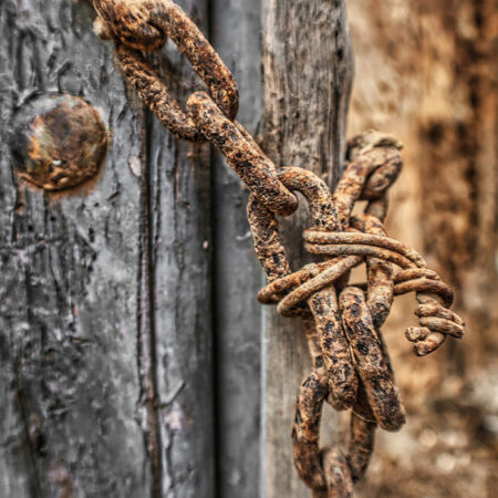 Πίνακας σε Καμβά RUSTIC FARMHOUSE OLD CHAIN -  Sticky 5