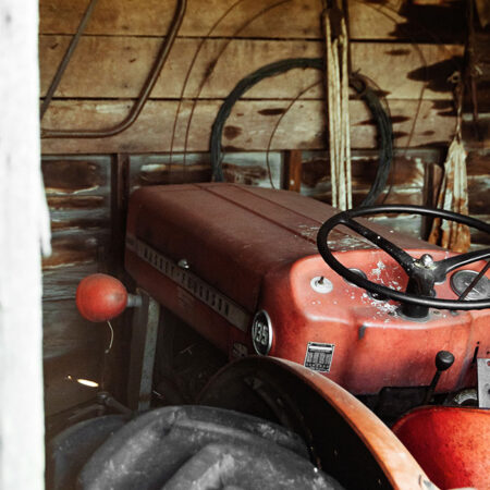 Πίνακας σε Καμβά RUSTIC FARMHOUSE OLD TRACTOR 3 -  Sticky 5