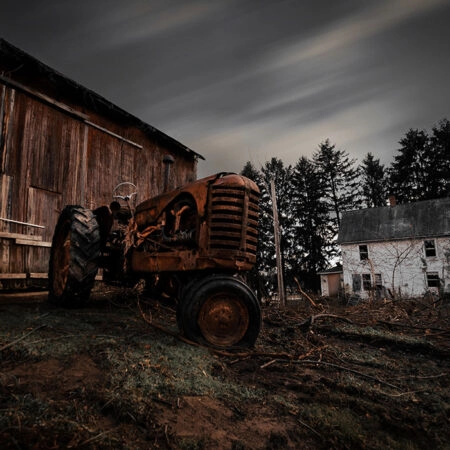 Πίνακας σε Καμβά RUSTIC FARMHOUSE OLD TRACTOR 4 -  Sticky 5