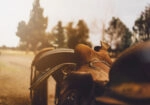 Πίνακας σε Καμβά RUSTIC FARMHOUSE SADDLE 4