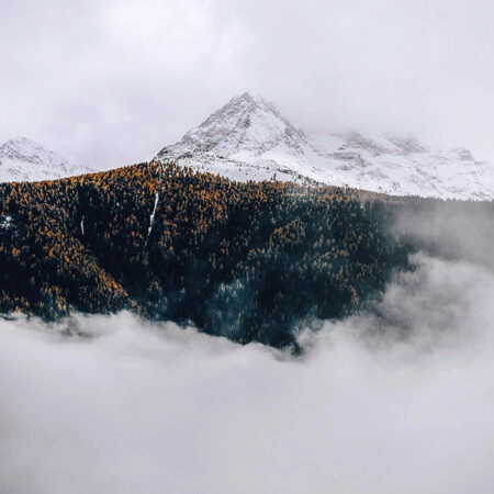 Πίνακας σε Καμβά RUSTIC FARMHOUSE SNOWY MOUNTAIN -  Sticky 5
