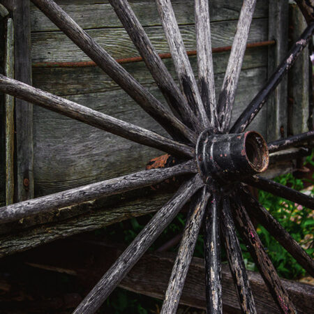 Πίνακας σε Καμβά RUSTIC FARMHOUSE WHEEL 2 -  Sticky 5