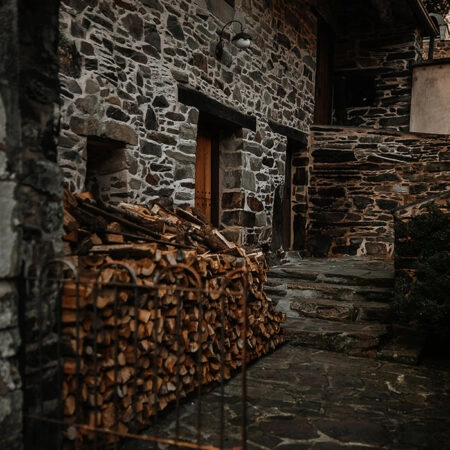 Πίνακας σε Καμβά RUSTIC FARMHOUSE YARD -  Sticky 5