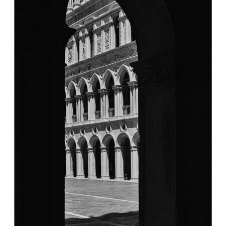 Poster BLACK AND WHITE ARCHITECTURAL ARCHWAY - Πολεις - Χαρτες Sticky 2