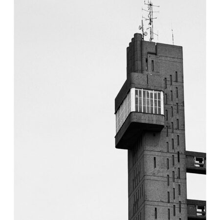 Poster BLACK AND WHITE ARCHITECTURAL CONCRETE AUDIO TOWER - Πολεις - Χαρτες Sticky 2