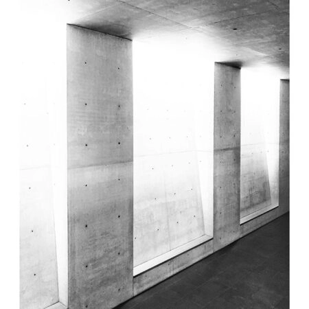 Poster BLACK AND WHITE ARCHITECTURAL CONCRETE CORRIDOR - Πολεις - Χαρτες Sticky 2
