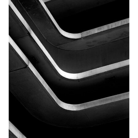Poster BLACK AND WHITE ARCHITECTURAL CONCRETE PARKING STRUCTURE - Πολεις - Χαρτες Sticky 2