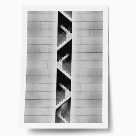 Poster BLACK AND WHITE ARCHITECTURAL CONCRETE STAIRCASE 2 - Πολεις - Χαρτες