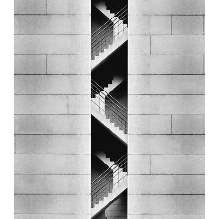 Poster BLACK AND WHITE ARCHITECTURAL CONCRETE STAIRCASE 2 - Πολεις - Χαρτες Sticky 2