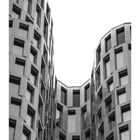 Poster BLACK AND WHITE ARCHITECTURAL CURVED FACADE - Πολεις - Χαρτες Sticky 2