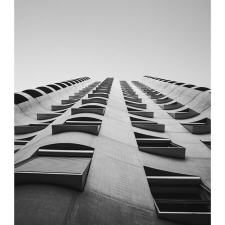 Poster BLACK AND WHITE ARCHITECTURAL GEOMETRIC BALCONIES 2 - Πολεις - Χαρτες Sticky 2