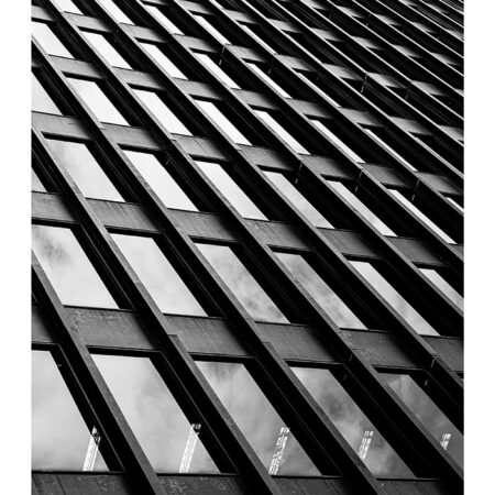 Poster BLACK AND WHITE ARCHITECTURAL GEOMETRIC GLASS REFLECTION - Πολεις - Χαρτες Sticky 2