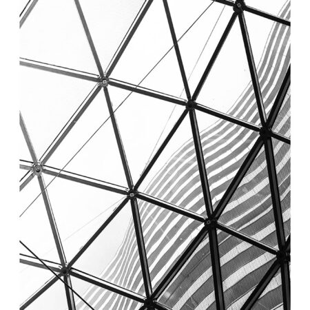 Poster BLACK AND WHITE ARCHITECTURAL GEOMETRIC STEEL AND GLASS CEILING - Πολεις - Χαρτες Sticky 2