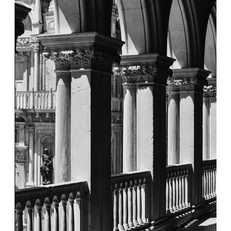 Poster BLACK AND WHITE ARCHITECTURAL GOTHIC COLUMNS - Πολεις - Χαρτες Sticky 2