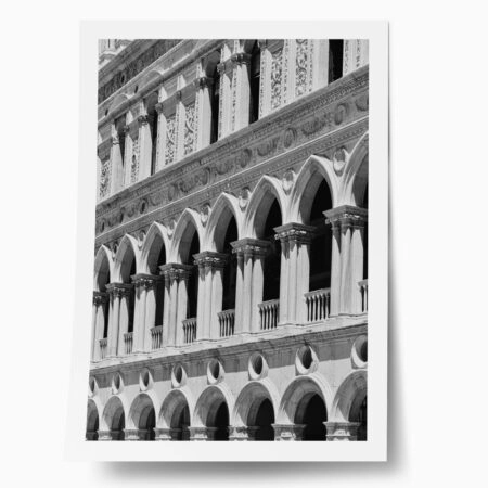 Poster BLACK AND WHITE ARCHITECTURAL GOTHIC FACADE - Πολεις - Χαρτες