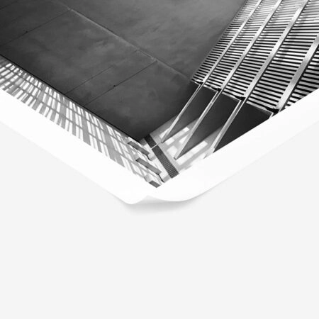 Poster BLACK AND WHITE ARCHITECTURAL HIGH ARCHED CEILING - Πολεις - Χαρτες Sticky 1