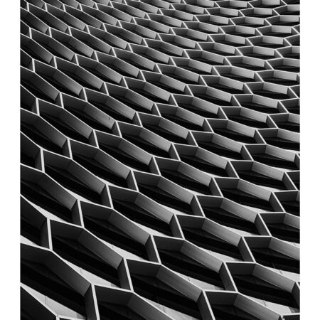 Poster BLACK AND WHITE ARCHITECTURAL HONEYCOMB STRUCTURE 2 - Πολεις - Χαρτες Sticky 2