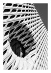 Poster BLACK AND WHITE ARCHITECTURAL HONEYCOMB STRUCTURE