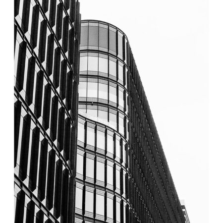 Poster BLACK AND WHITE ARCHITECTURAL MODERN GLASS BUILDING - Πολεις - Χαρτες Sticky 2