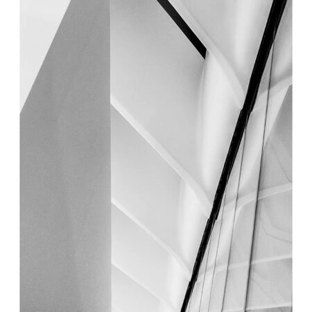 Poster BLACK AND WHITE ARCHITECTURAL MUSEUM INTERIOR - Πολεις - Χαρτες Sticky 2