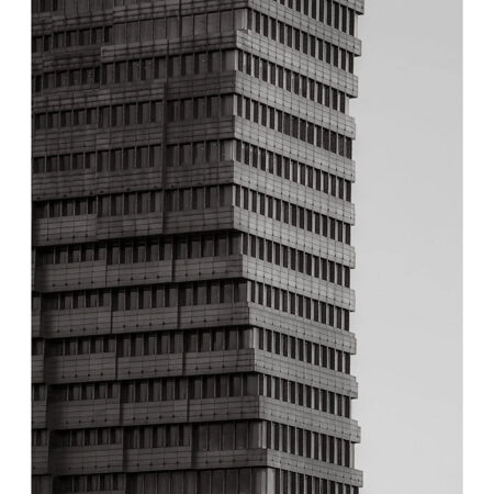 Poster BLACK AND WHITE ARCHITECTURAL PIXELATED FACADE - Πολεις - Χαρτες Sticky 2