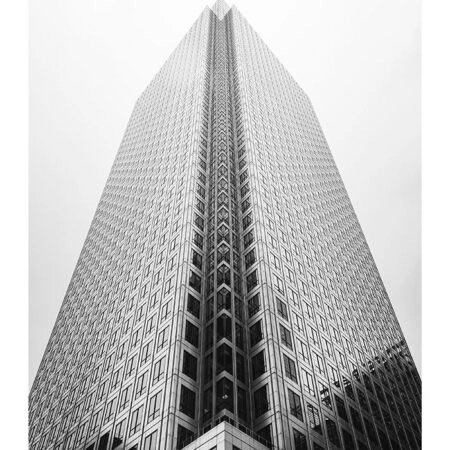 Poster BLACK AND WHITE ARCHITECTURAL PYRAMID ROOF TOWER - Πολεις - Χαρτες Sticky 2