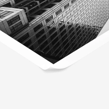Poster BLACK AND WHITE ARCHITECTURAL PYRAMID ROOF TOWER - Πολεις - Χαρτες Sticky 1
