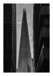 Poster BLACK AND WHITE ARCHITECTURAL PYRAMID SKYSCRAPER