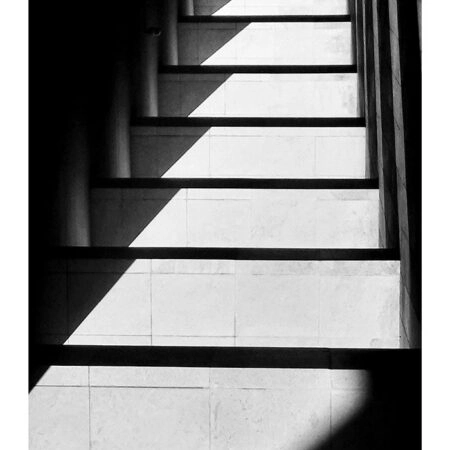 Poster BLACK AND WHITE ARCHITECTURAL STAIRCASE - Πολεις - Χαρτες Sticky 2