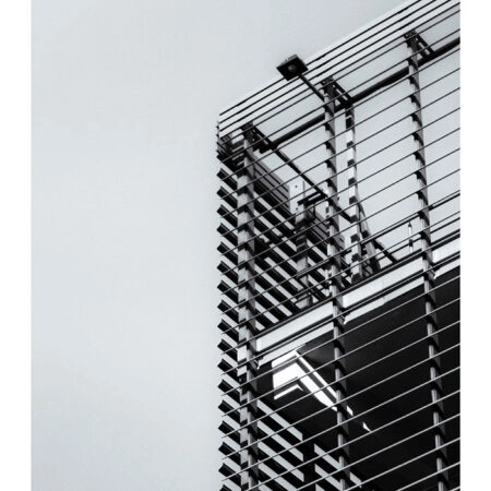 Poster BLACK AND WHITE ARCHITECTURAL STEEL EXTERIOR FACADE - Πολεις - Χαρτες Sticky 2