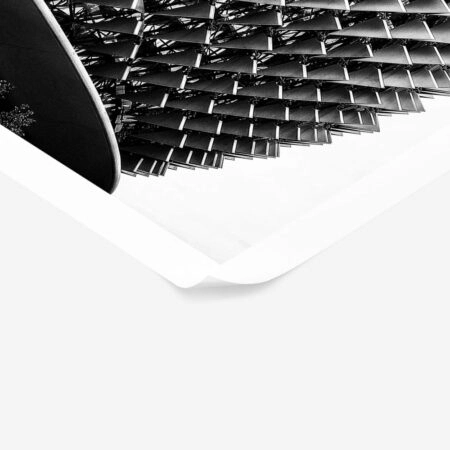 Poster BLACK AND WHITE ARCHITECTURAL TRIANGULAR SUNSHADES - Πολεις - Χαρτες Sticky 1